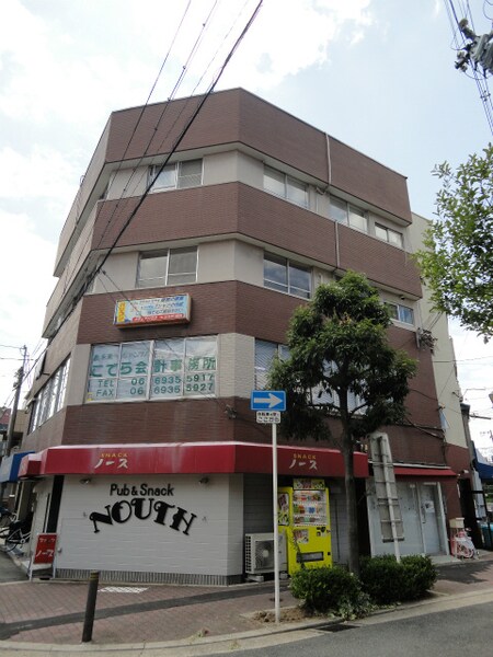 三進ビル外観写真