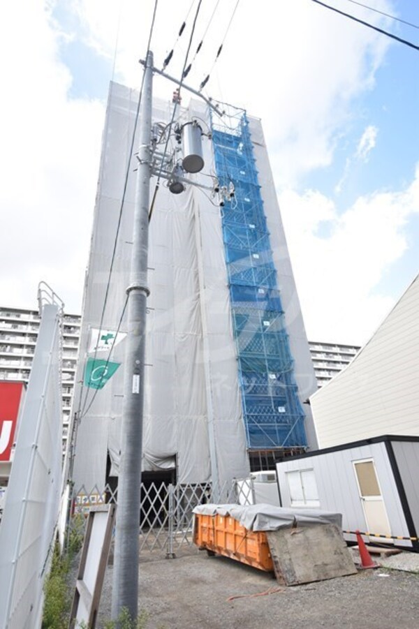 建設中