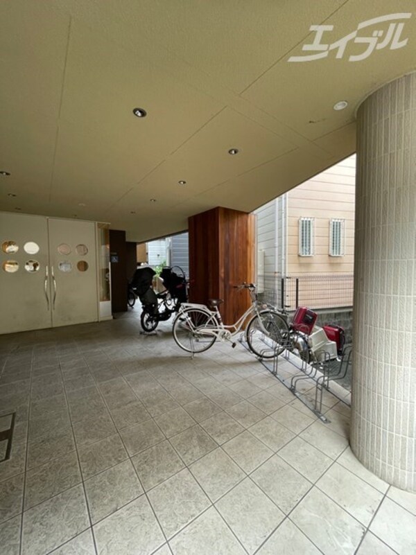 敷地内/建物