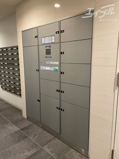 物件外観写真3　(宅配ボックスございます)