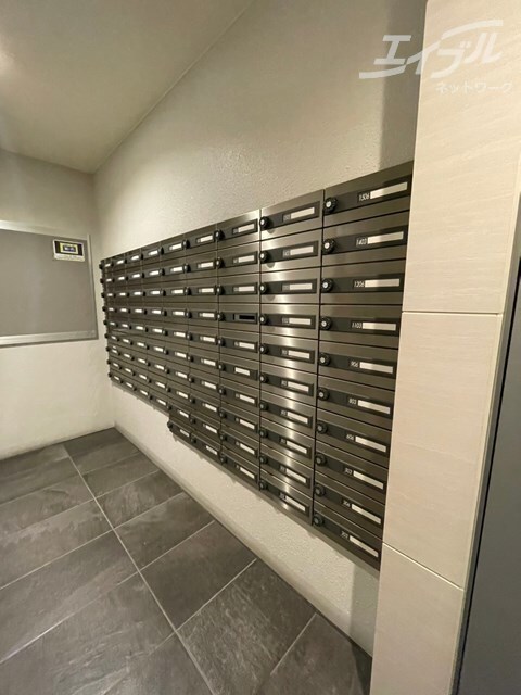 物件外観写真4　(ポストあります)