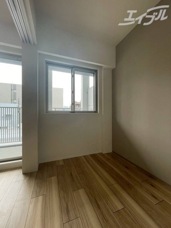 部屋画像_その他(洋室2.8帖、是非作業部屋などにご活用ください！)