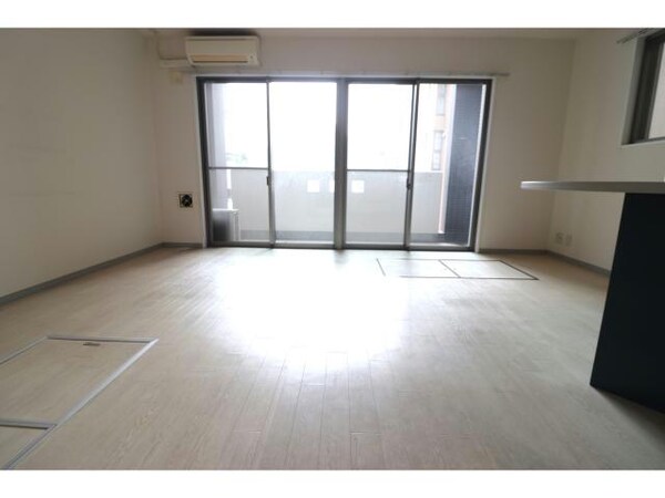 リビングダイニング