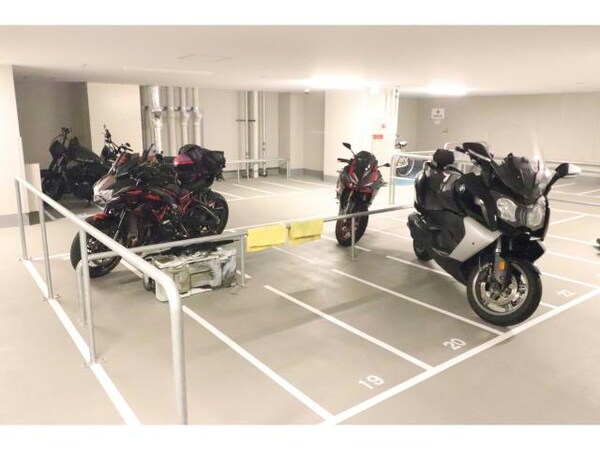 バイク置き場