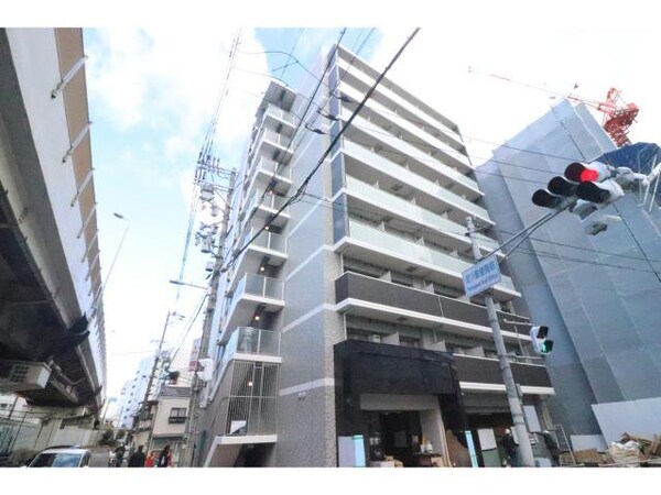 建築中
