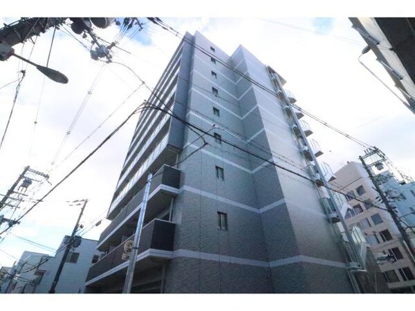 建築中