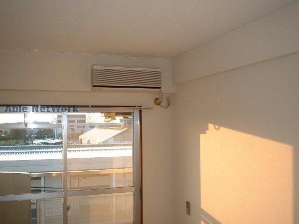 空調設備(※同一建物、他部屋の写真です。)
