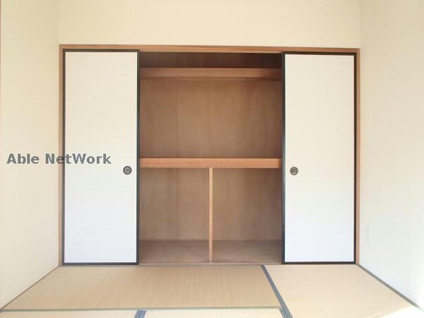 収納(※同物件別部屋の写真です。)