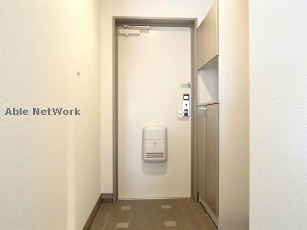 玄関回り(※同物件別部屋の写真となります。)
