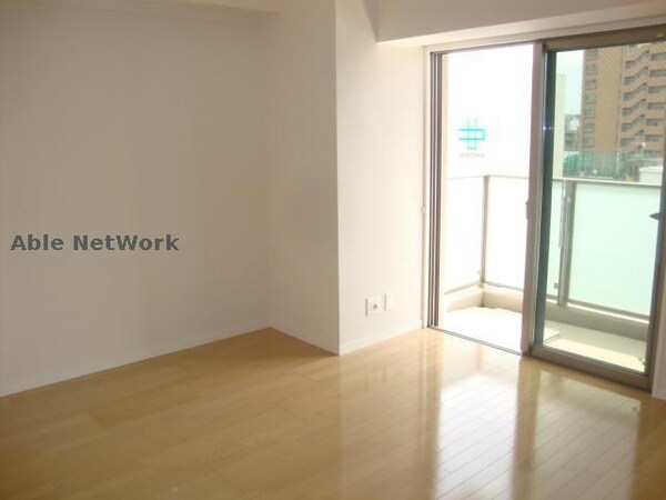 居室(※同物件別部屋の写真です。)