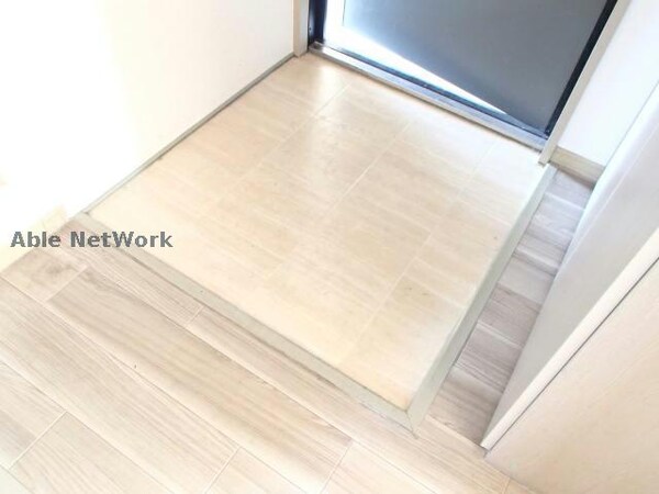 玄関回り(※同物件別部屋の写真となります。)