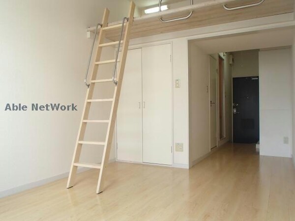 居室(※同一建物、他部屋写真です。)
