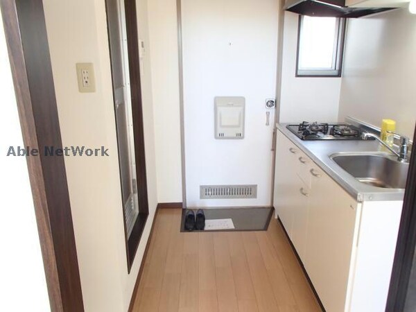 玄関回り(※同一建物、他部屋の写真です。)