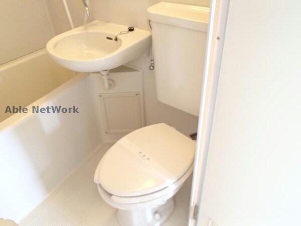 トイレ(※同物件別部屋の写真となります。)