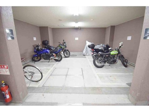 バイク置き場