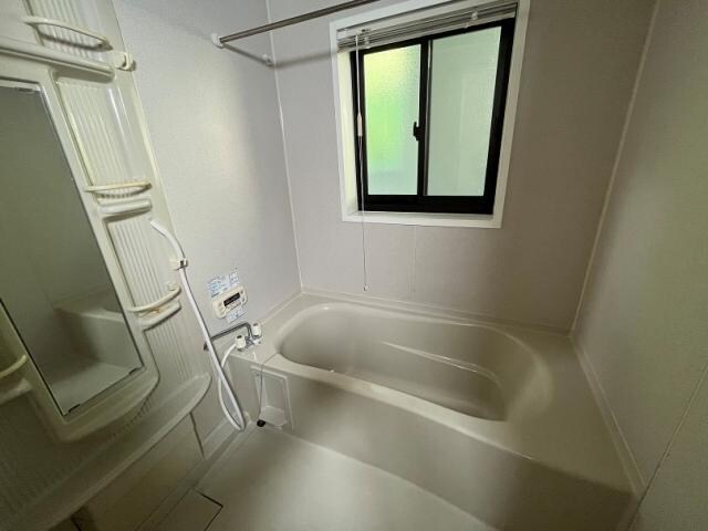 物件内観写真13　(1坪タイプ、窓有り)