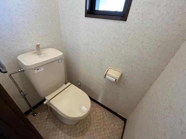 トイレ(洗浄便座付、窓有り)