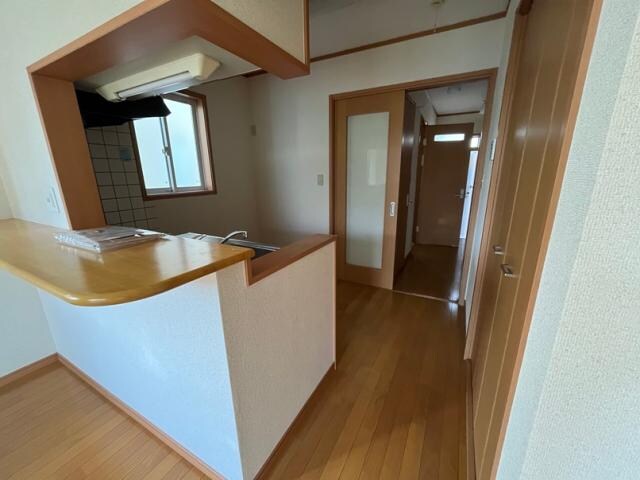 物件内観写真18　(対面キッチン、カウンター付)