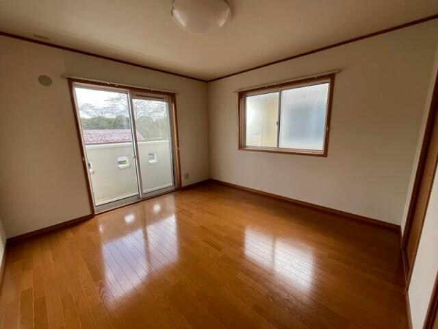 物件内観写真19　(2F洋室8帖)