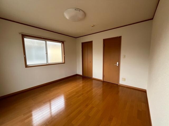 物件内観写真22　(2F洋室8帖)