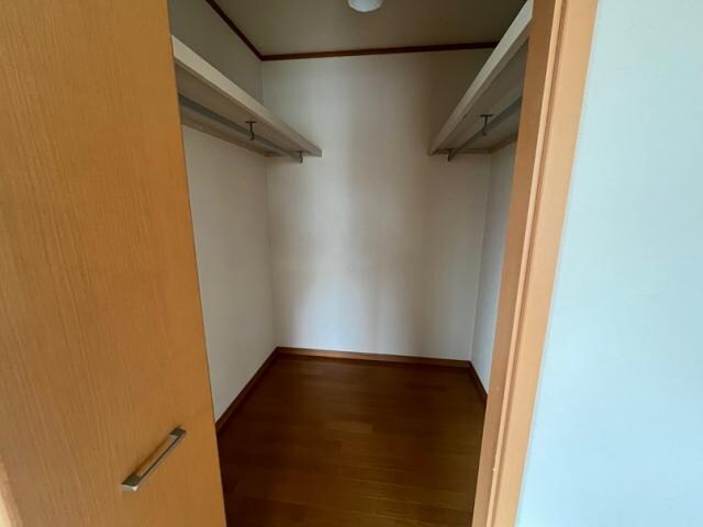 物件内観写真24　(洋室8帖W-CL内)