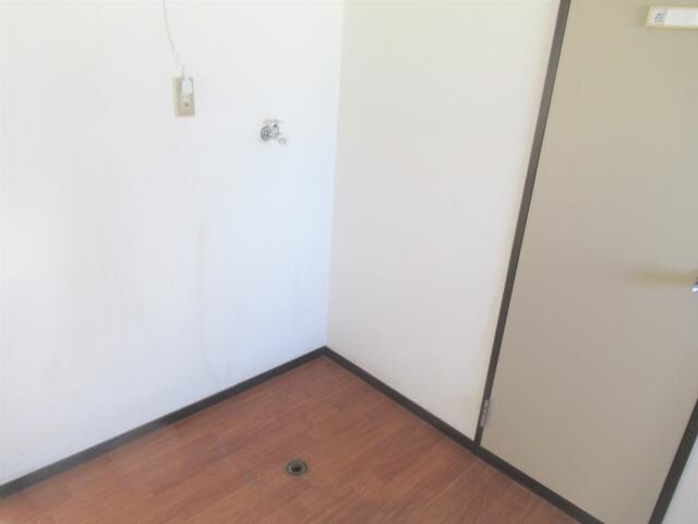 物件内観写真16　(洗濯機置き場。)