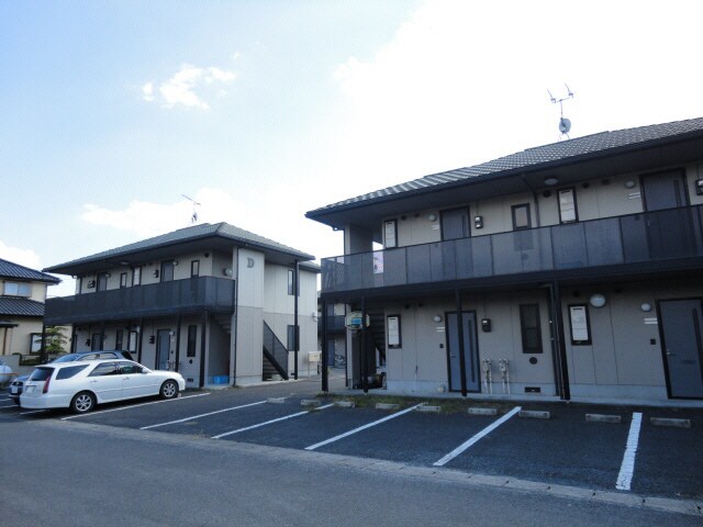 物件外観写真2　(Ｃ・Ｄ棟北側外観です！)