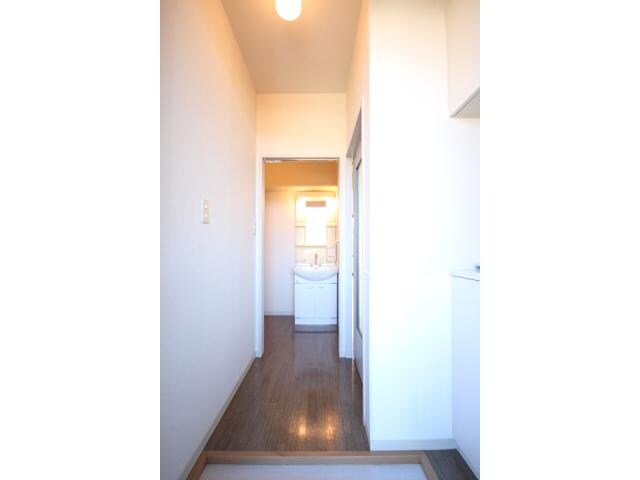 物件内観写真5　(玄関ホールです！)