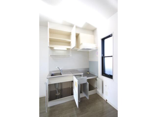 物件内観写真7　(キッチン流し台収納です！)