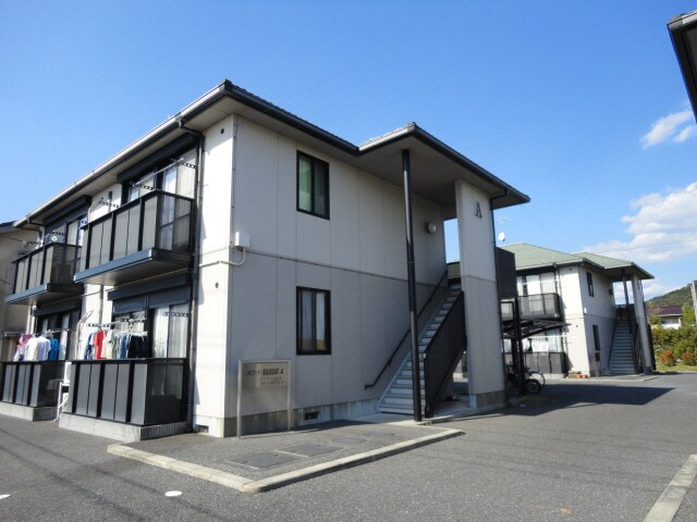 メゾンドワカバヤシＣ棟の外観(Ａ棟Ｃ棟、南東側外観です！)