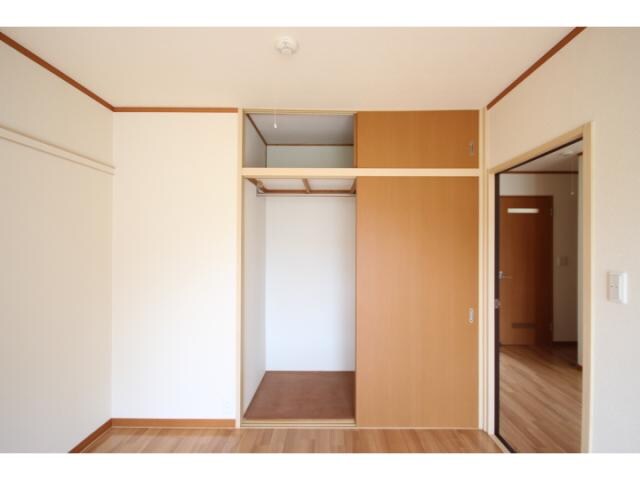 小林ハイツの収納(南向き洋室クローゼットです！)