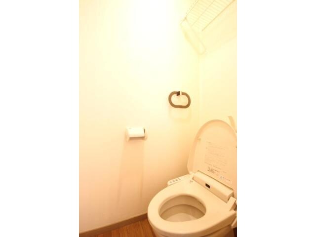 ベルハウスのトイレ(温水洗浄便座付きです！)