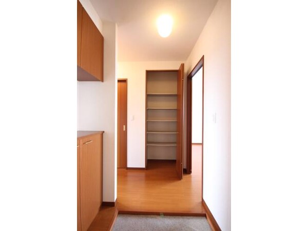 玄関周り(玄関ホールです！　)