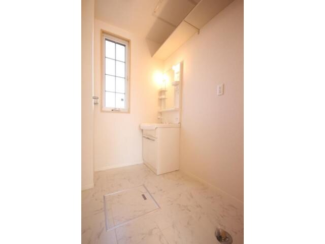 カーサ・レガロの洗面・脱衣所(洗面化粧台＆洗濯機置場です！)