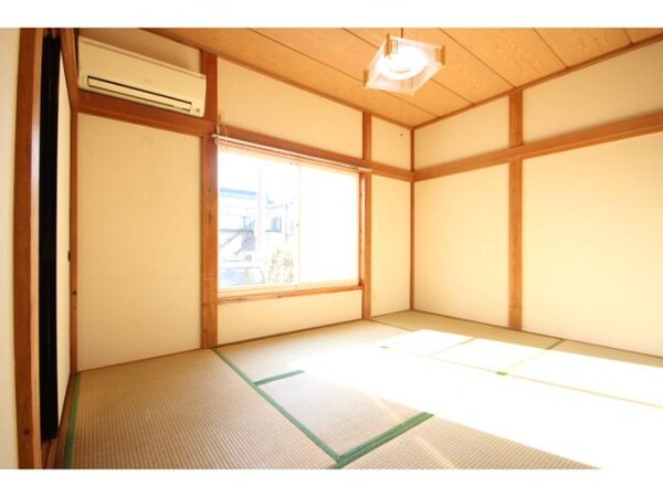 居室(南向き和室６帖です！)