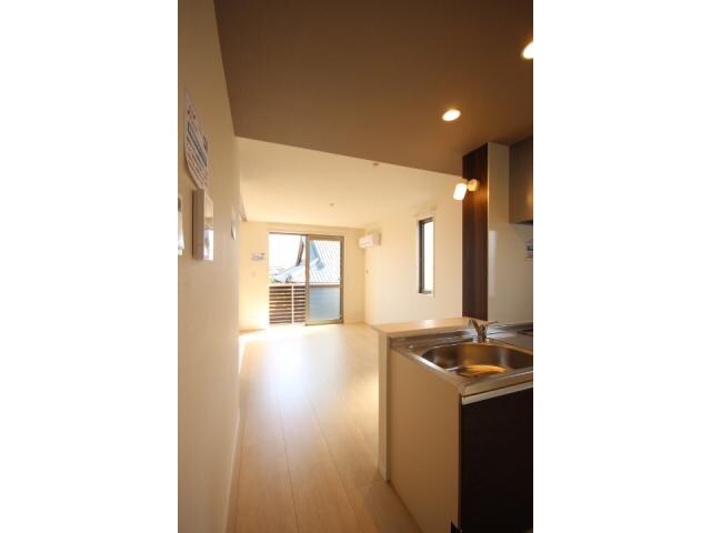 物件内観写真8　(ｷｯﾁﾝからﾘﾋﾞﾝｸﾞへの眺めです！)