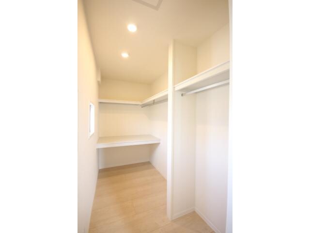 物件内観写真15　(北側洋室　ｳｫｰｸｲﾝｸﾛｰｾﾞｯﾄです！)