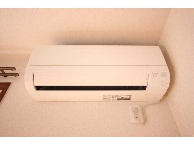 メゾン・ファミール　Ａ棟の空調設備(エアコン２台完備です！)