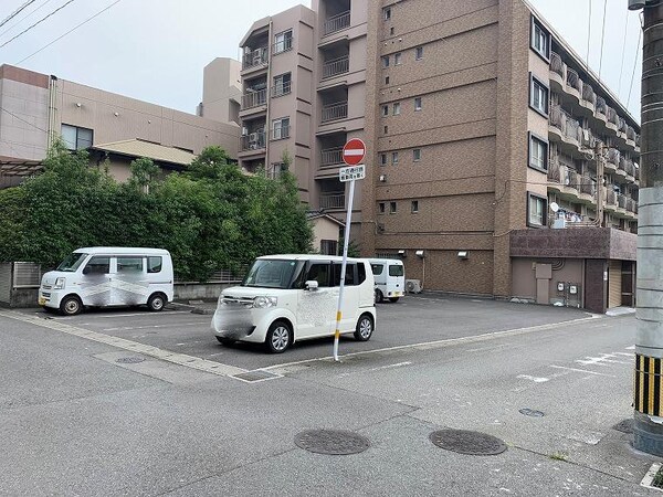 駐車場・駐輪場