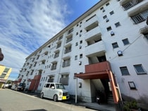 岩田材木ビルの外観写真