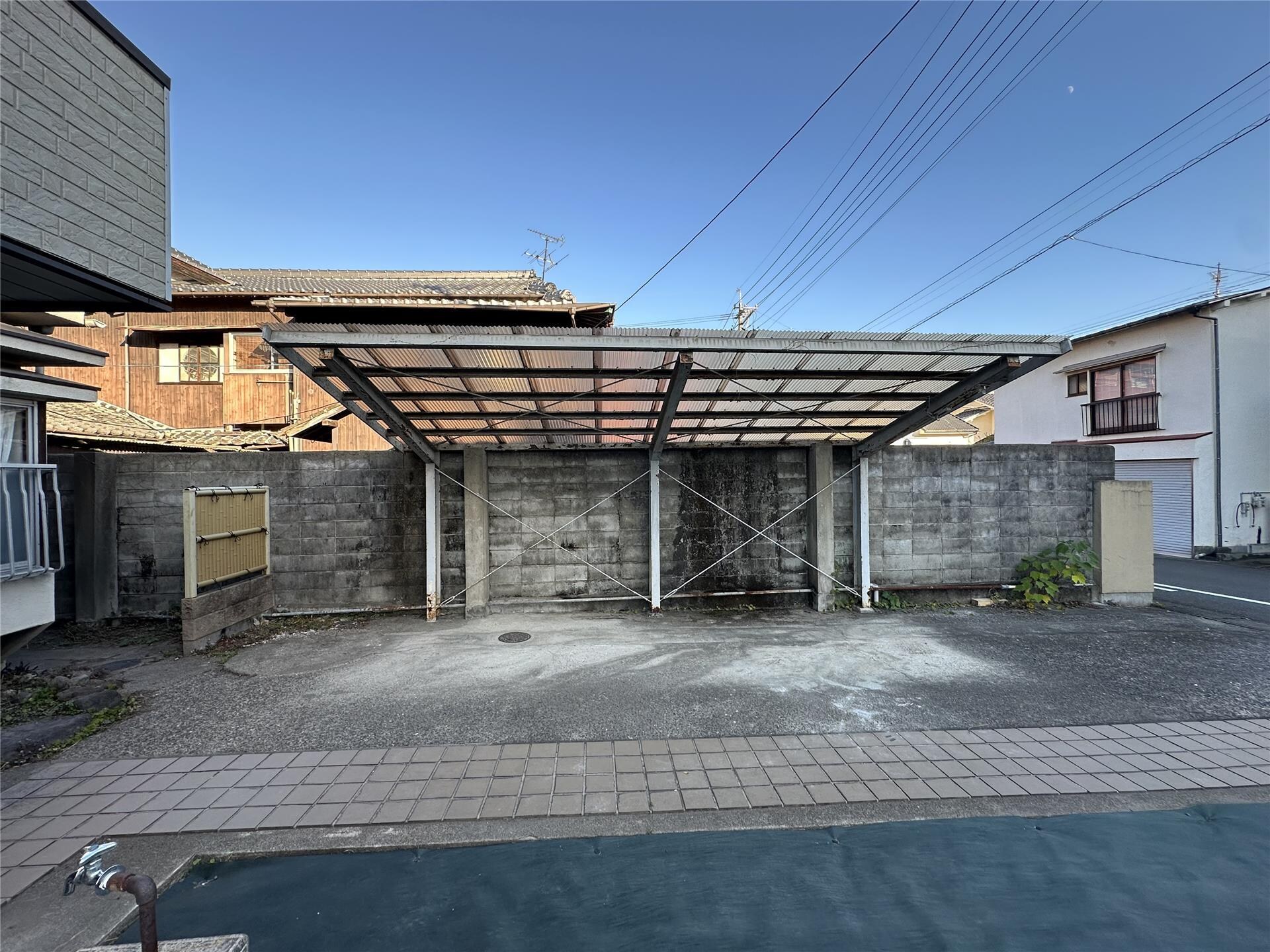 物件外観写真4　(駐車場)