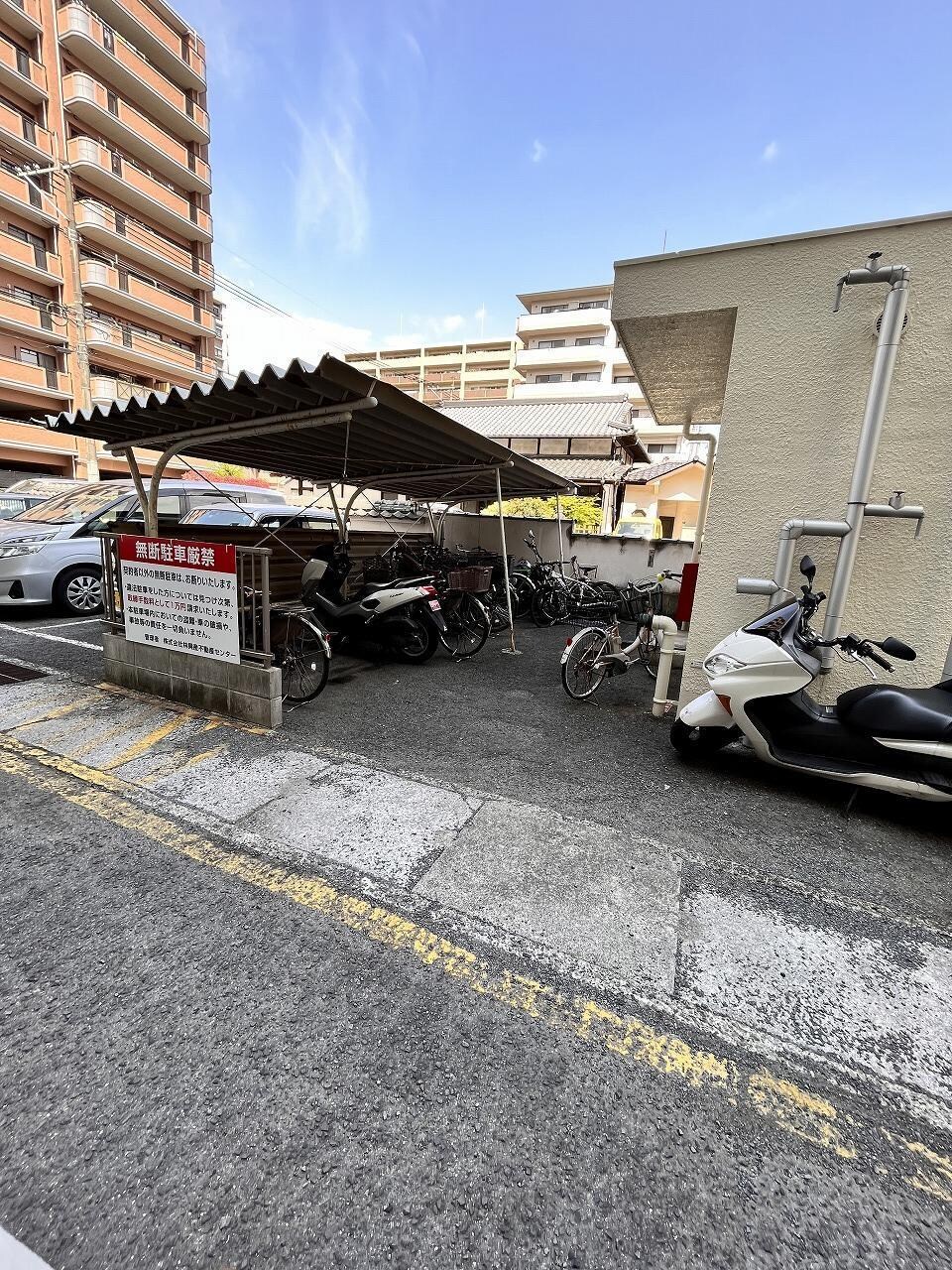 物件外観写真8　(駐輪場)