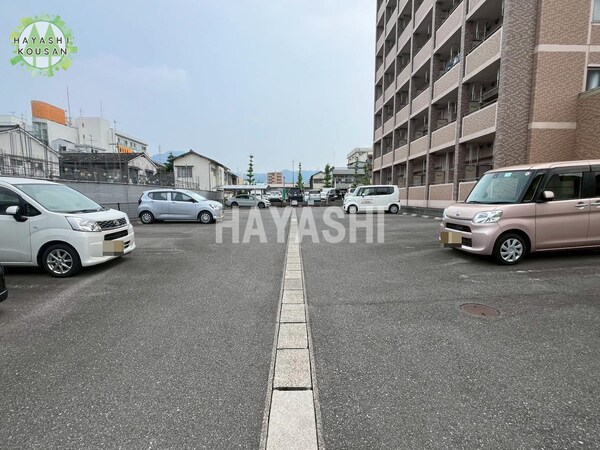駐車場・駐輪場
