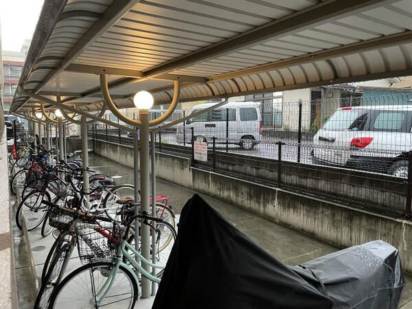 駐車場・駐輪場