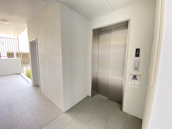 建物設備(エレベーター)