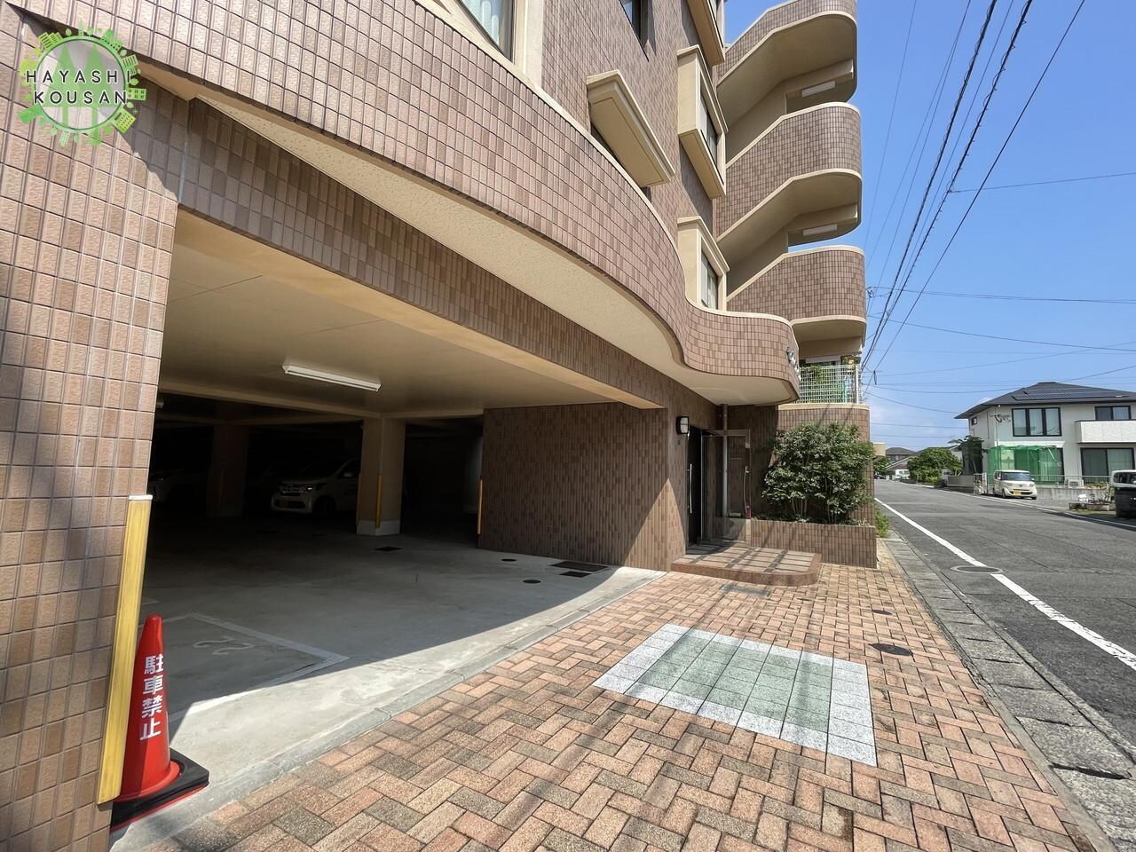 物件外観写真4　(エントランス)