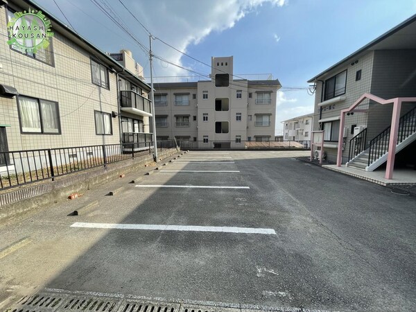 駐車場・駐輪場