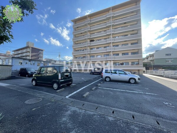 駐車場・駐輪場