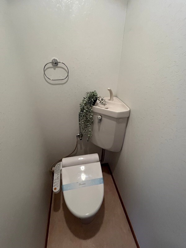 トイレ(※別部屋のお写真です)