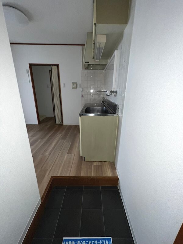 玄関(※他のお部屋のお写真です)